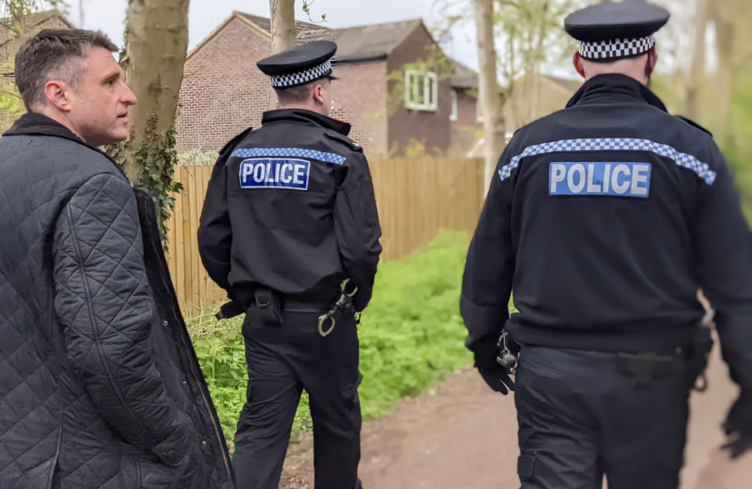 Ben in Heelands with police officers