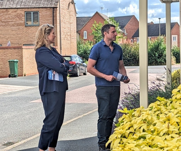 Ben Everitt MP on the doorstep with Penny Mordaunt